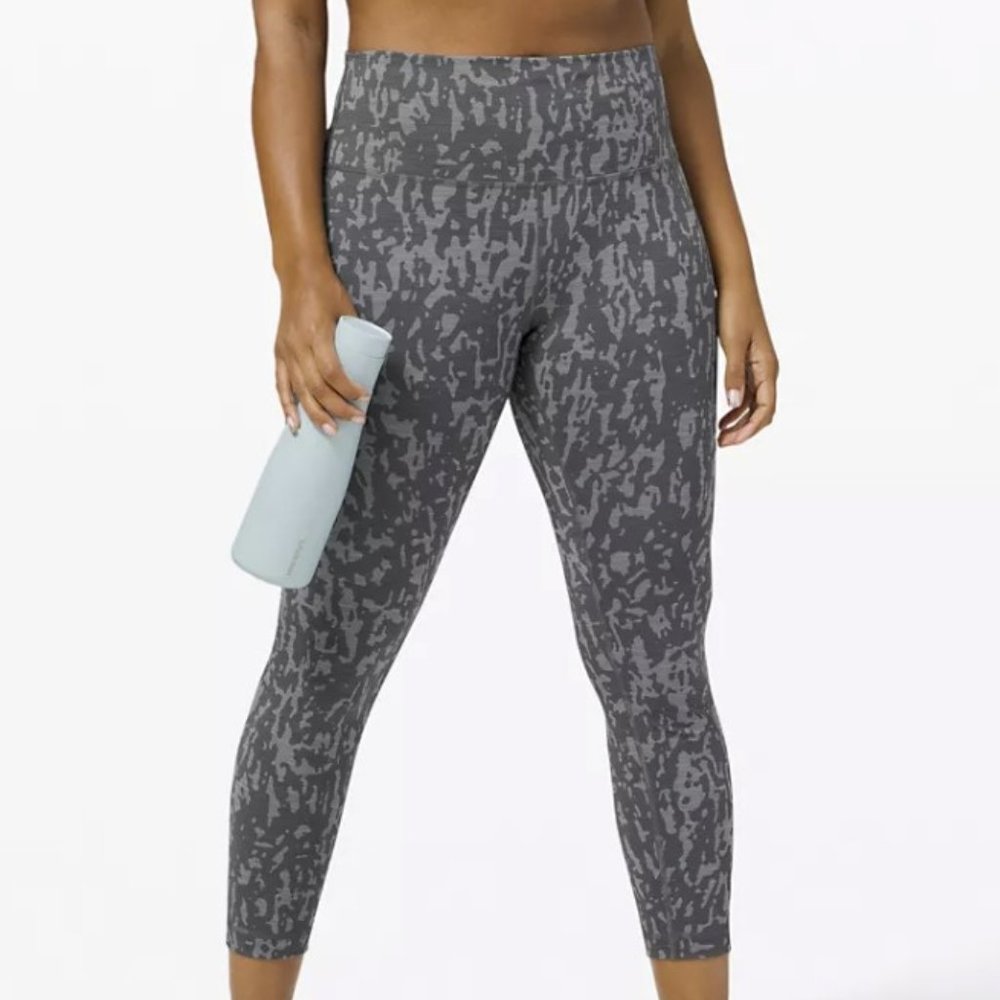 NWOT Wunder Train High-Rise Tight 25" Print